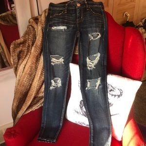 *AE Ripped dark wash Skinny Jeggings*